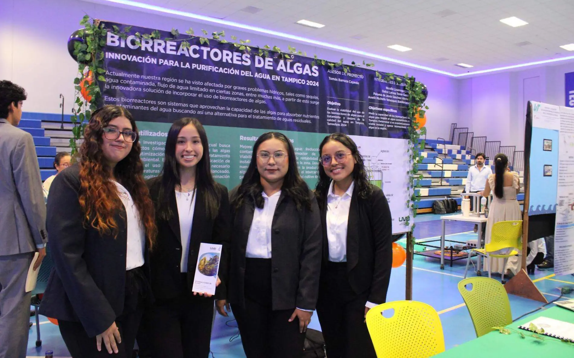 Estudiantes de la carrera de Gastronomía desarrollaron un biorreactor a base de algas